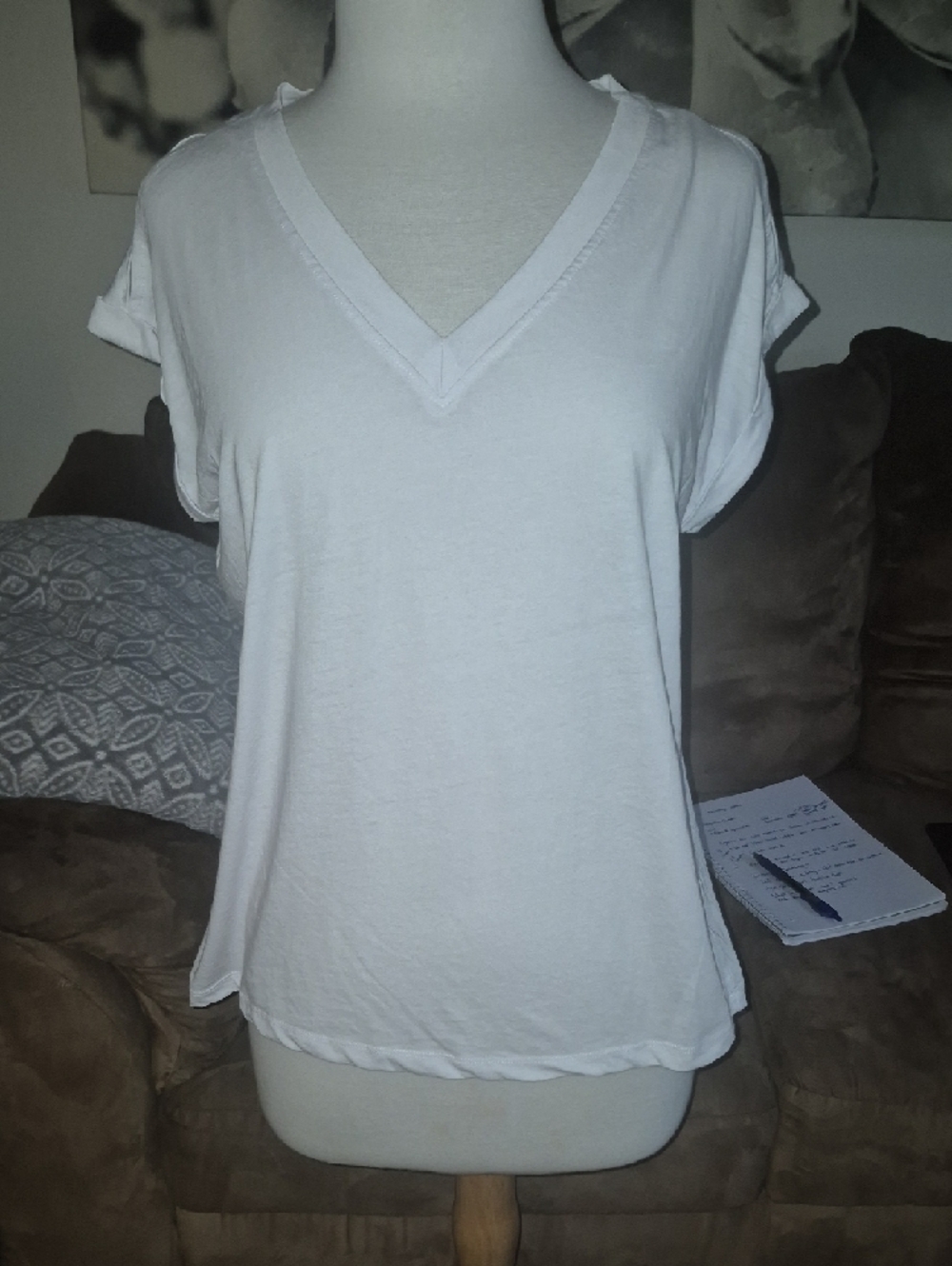 Jessica Simpson White V-Neck Short Sleeve Tee - Picture 2 of 7
